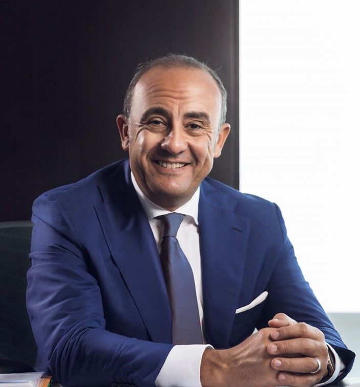 شرف محمود رئيس شركة النوران لصناعة السكر