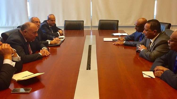 وزيرا خارجية مصر والسودان خلال اجتماع في أديس أبابا