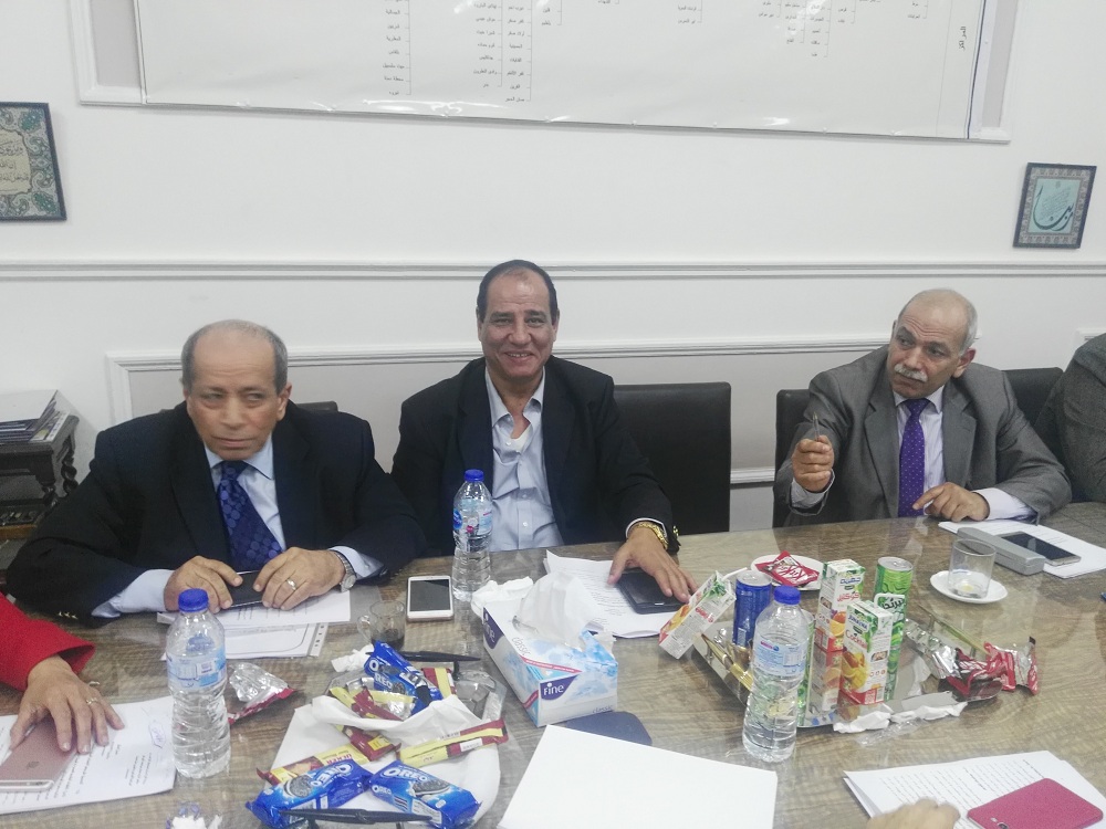 ثروت الزيني والدكتور نبيل درويش خلال اجتماع لجنة تعويضات انفلونزا الطيور