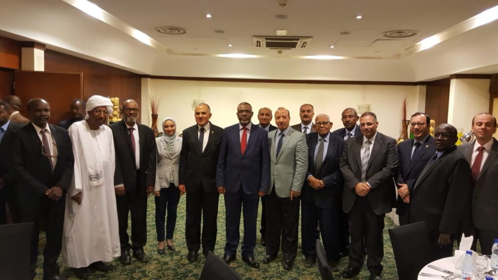 الوزراء السوداني خلال إجتماعات هيئة مياه النيل scaled