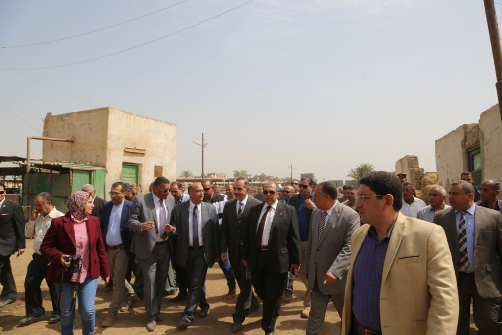 وزير الزراعة في محافظة أسيوط scaled