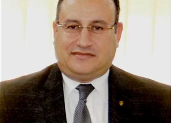 دكتور عبدالعزيز قنصوه محافظ الأسكندرية