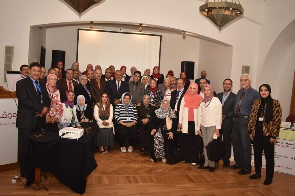 صورة جماعية للمشاركين في مؤتمر الاصول الوراثية لمركز بحوث الصحراء