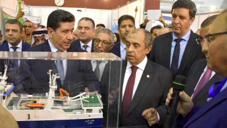 وزير الزراعة ونظيره الجزائري في معرض وهران للصيد البحري