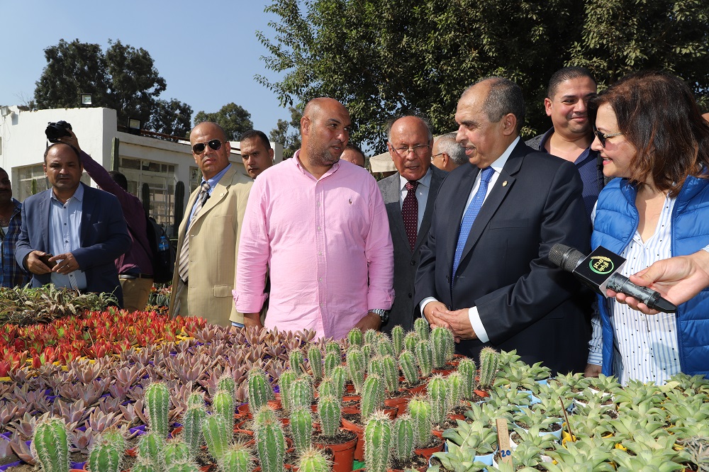 وزير الزراعة يفتتح جناح الصبار في معرض زهور الخريف 2