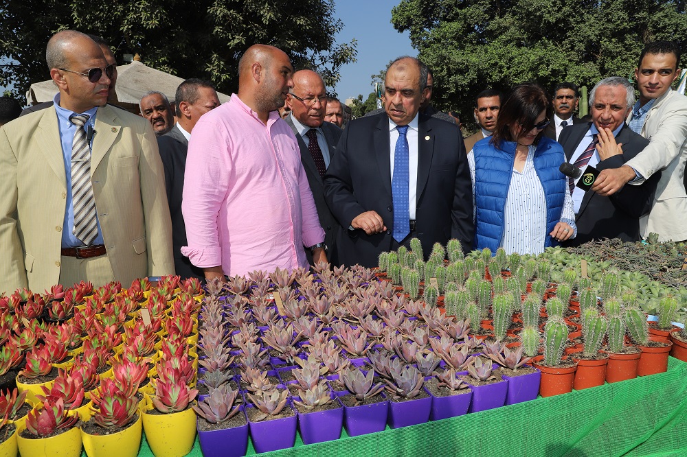 وزير الزراعة يفتتح جناح الصبار في معرض زهور الخريف 3