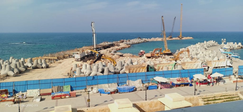 إستكمال مشروعات حماية الشواطئ بالاسكندرية