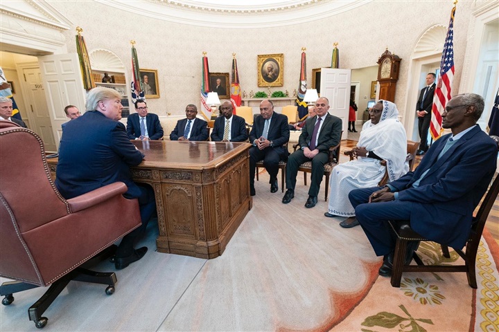 الرئيس الامريكي مع وزراء الخارجية والمياه في مصر والسودان وأثيوبيا