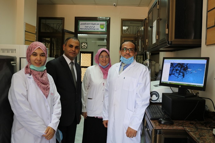 الدكتور أحمد إسماعيل مدير معمل النانو تكنولوجي في مركز بحوث الصحراء