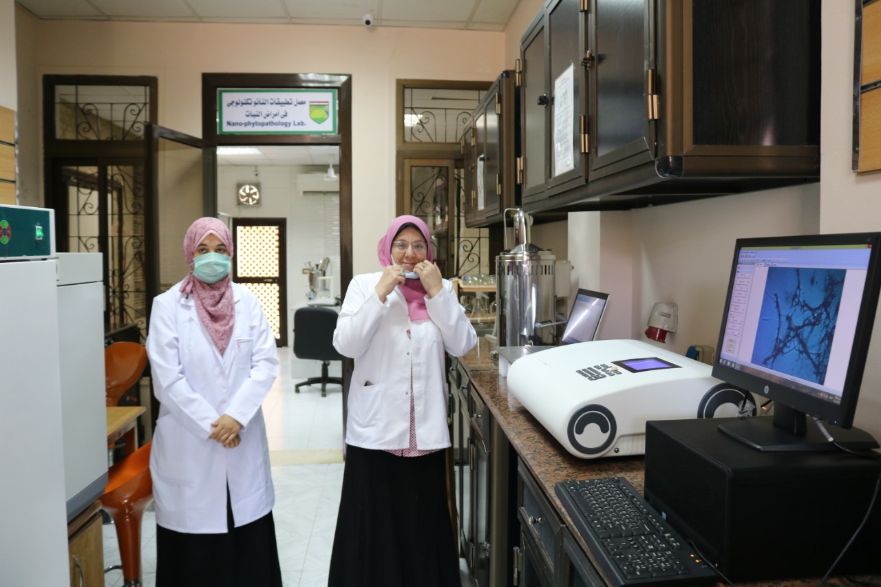 الدكتور نعيم مصيلحي يفتتح معمل النانو تكنولوجي 2