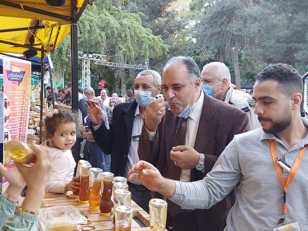 د علاء عزوز في مهرجان عسل النحل المصري 9 scaled