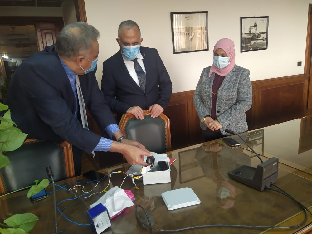 تطوير جهاز للكشف عن الرطوبة في التربة بالتعاون بين الري وجامعة مصر الدولية