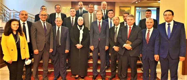 وزيرة التجارة خلال لقاءه الوفد المصري قبل زيارته لموسكو للتعاون في مجال الصادرات