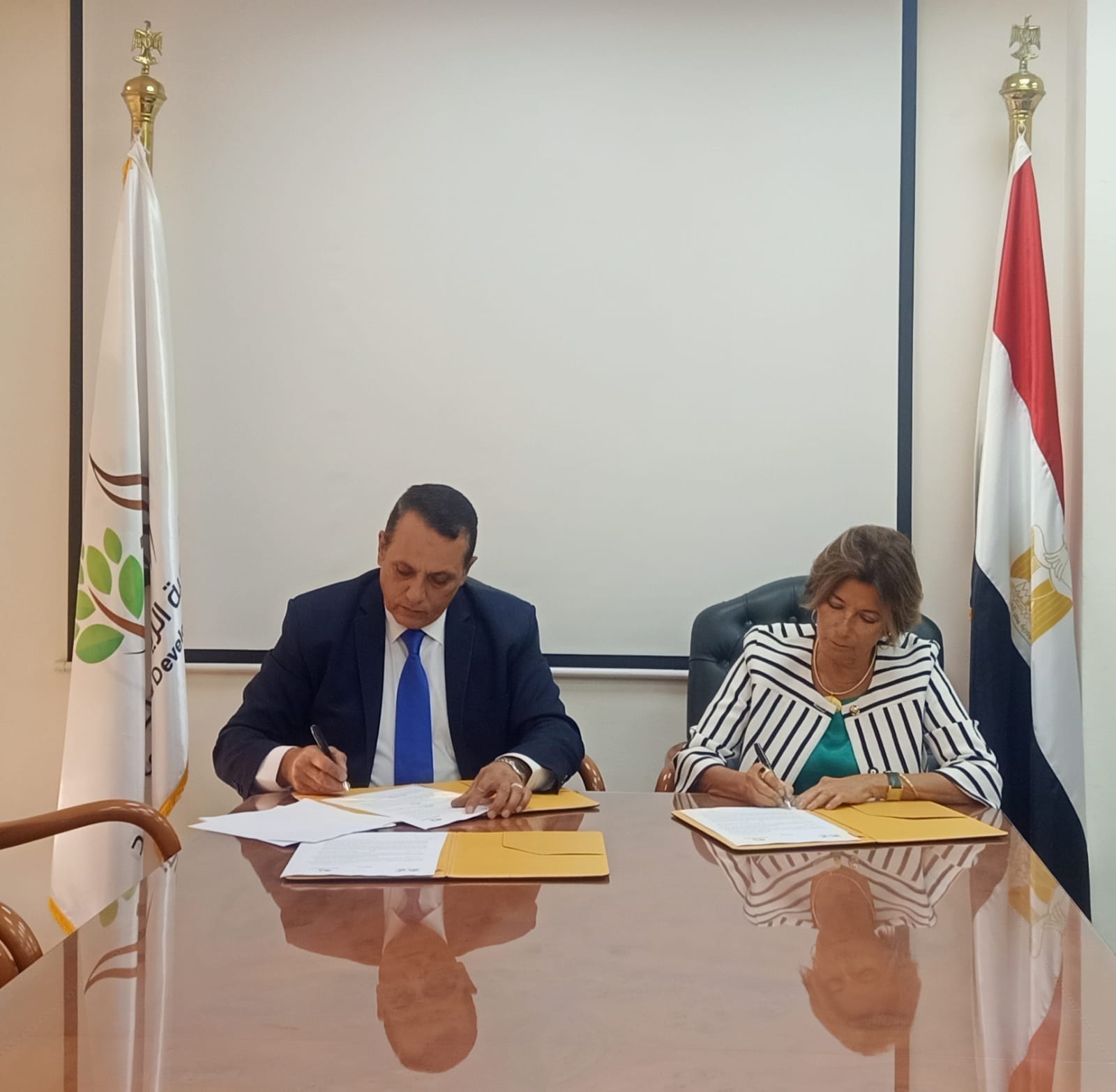 درة فيعاني توقع بروتوكول تعاون مع شركة الريف المصري