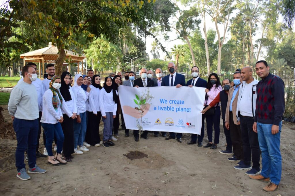 الري يدشن مشروع زراعة 1000 شجرة في القناطر الخيرية 5 scaled
