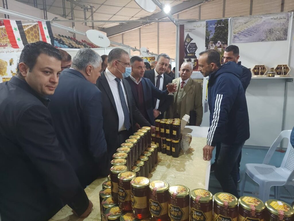 وزير الزراعة السوري في مهرجان عسل النحل السوري 1