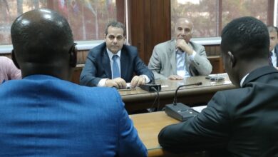 محمود العناني رئيس إتحاد منتجي الدواجن يلتقي وفد وزارة الزراعة الإيفوارية