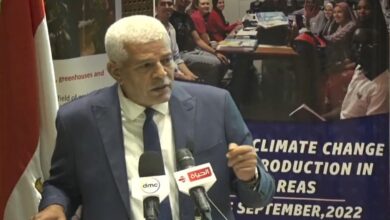 د سيد خليفة في مؤتمر المناخ في جامعة عين شمس