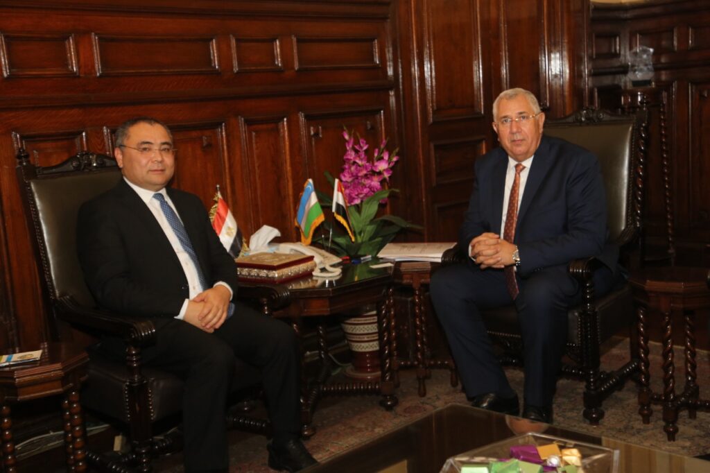 وزير الزراعة يلتقي وزير الإبتكار والتنمية في أوزبكستان scaled