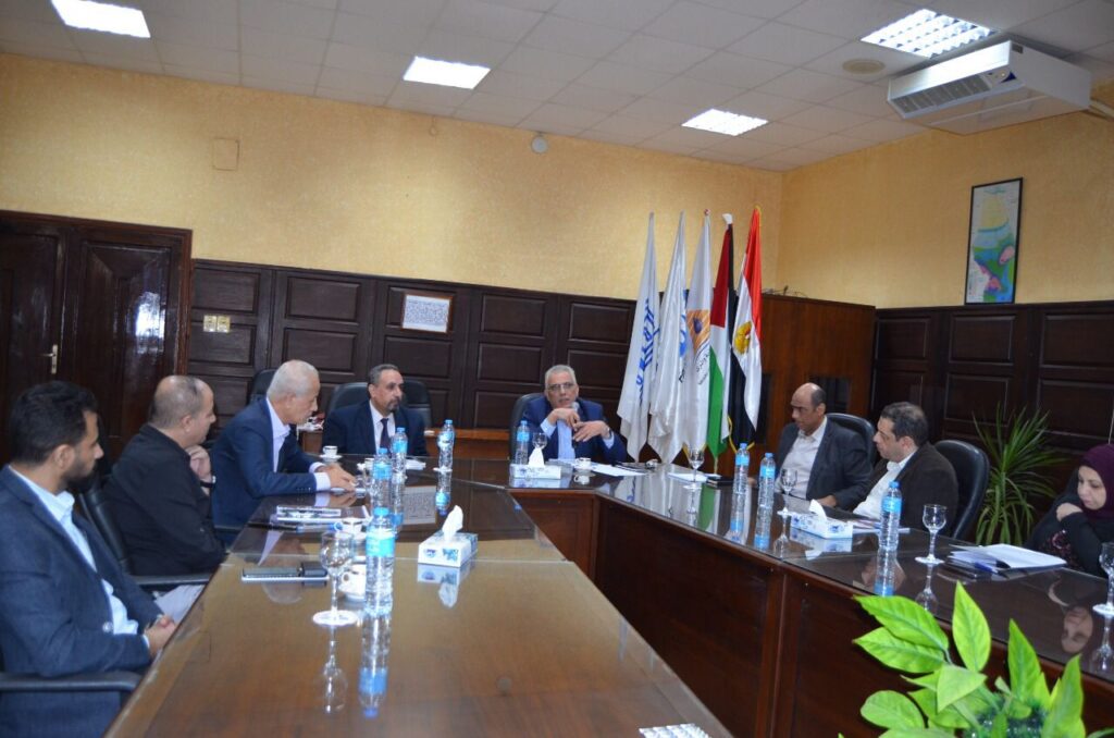 وزير المياه الفلسطيني يتفقد المركز الإقليمي للتدريب 1 scaled