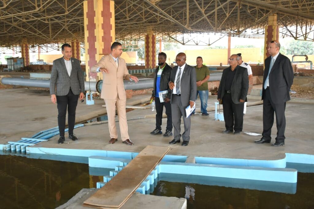وزير المياه في سيراليون خلال زيارته المركز القومي لبحوث المياه 7 scaled