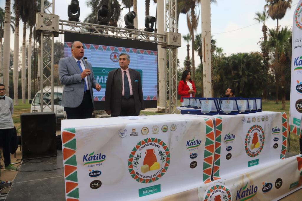 د علاء عزوز رئيس قطاع الإرشاد الزراعي خلال إفتتاح مهرجان الجبن المصري