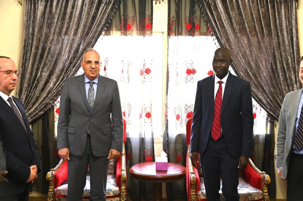 وزير الري يلتقي نظيره في دولة جنوب السودان 2 scaled