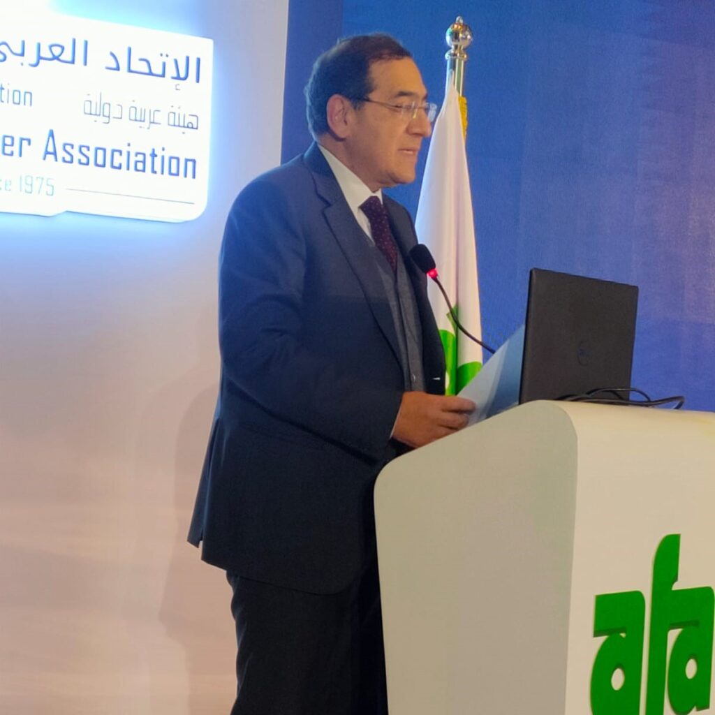 طارق الملا وزير البترول في مؤتمر الإتحاد العربي للأسمدة scaled