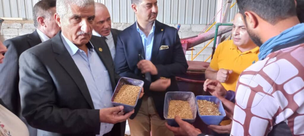 مدير اكساد يتفقد زراعات القمح في العراق 6 scaled