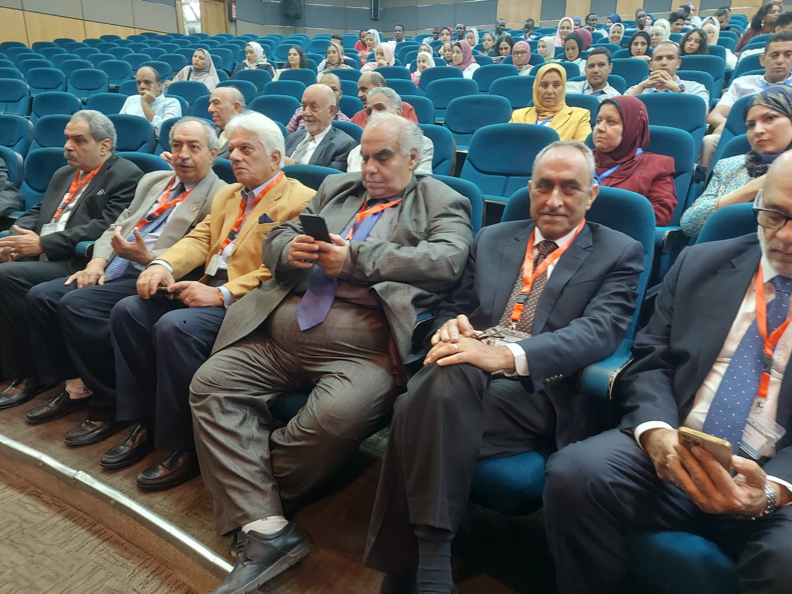 الدكتور أيمن فريد أبوحديد في مؤتمر المناخ في جامعة الاسكندرية
