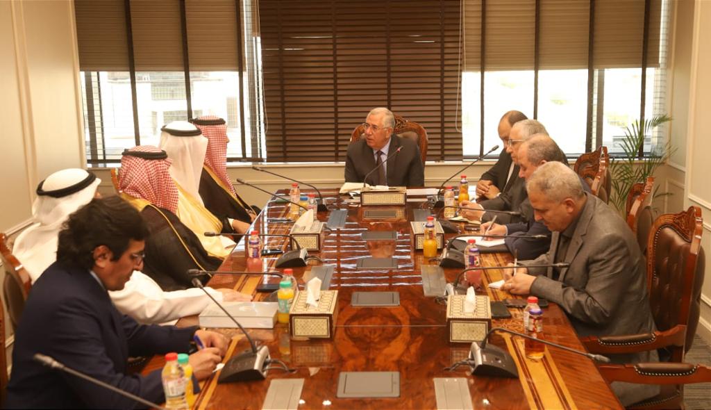 وزير الزراعة يلتقي مستثمرين سعوديين 1