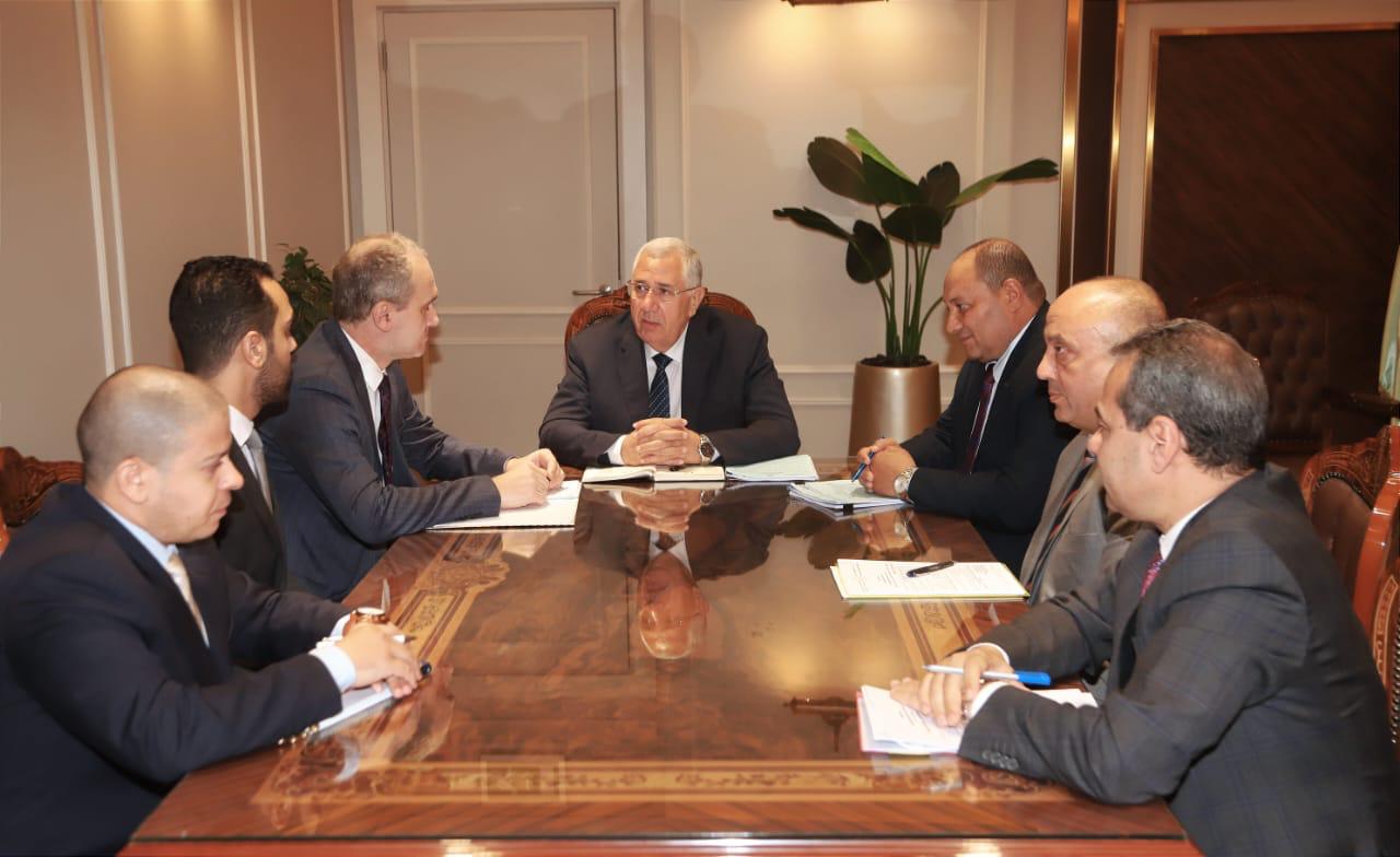 وزير الزراعة يلتقي سفير بيلاروسيا في القاهرة
